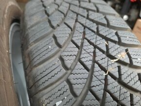 Al.kola ORIG.Škoda 5,5Jx15H2ET40zimní pneu jako nové . - 16