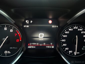 Alfa Romeo Stelvio Stelvio V6 2.9 BI-TURBO Quadrifoglio Verd - 16