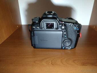 Canon eos 70D+EFS 18-55 mark 3+ EF 50 f1.8 - 16