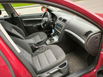ŠKODA OCTAVIA COMBI 1.6 TDI 77kw, r.v. 2011, VÝBORNÝ STAV - 16