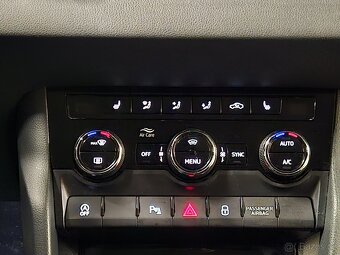 Karoq SCOUT 2.0TDI DSG 4x4 "VarioFlex"LED"Navigace 2.maji - 16
