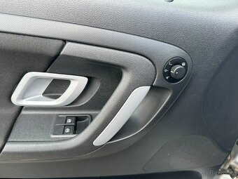 Škoda Roomster, 1,6i 77kW TOP STAV - 16