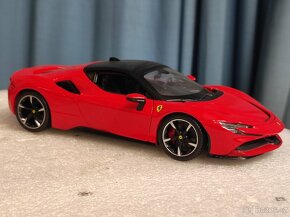 Ferrari 1:24 - 16