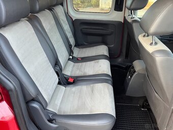 Vw Caddy 2.0tdi 103 kw 7.míst po servisu závěs vyhř.sedačky - 16