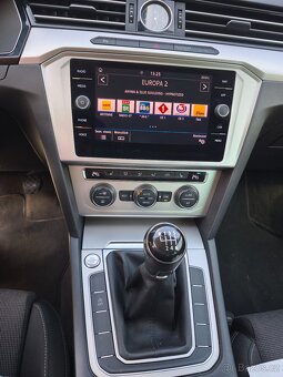 Volkswagen Passat B8 rok 2018 - 16