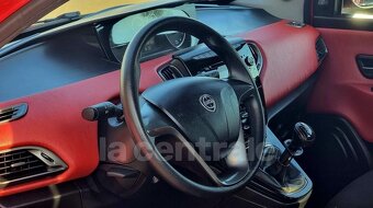 LANCIA Ypsilon III 1.2 8V ELEFANTINO rok 02/2013 - 16