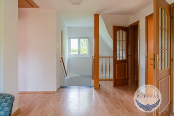 Prodej rodinného domu 200 m², pozemky 841 m² - 16