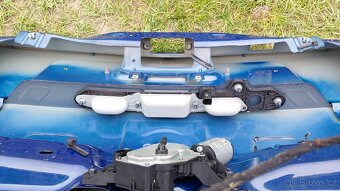 VW PASSAT B6  – DVEŘE KUFRU MODRÉ LC5E - 16