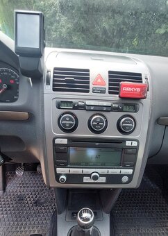 Prodám vw touran 2.0tdi r.v.2008 - 16