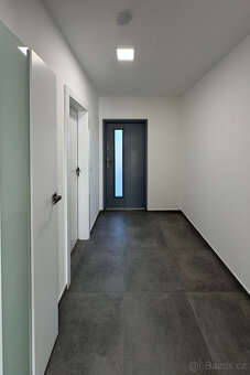 Novostavba zděného domu 4kk určená ihned k nastěhování - 16