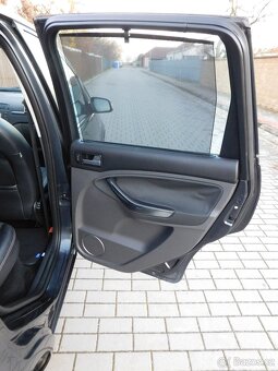 Ford C-max 2.0 TDCi,,TITANIUM,pěkný,BEZ KOROZE,tažný - 16