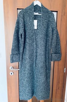 Dámské oblečení vel. S/M - 16