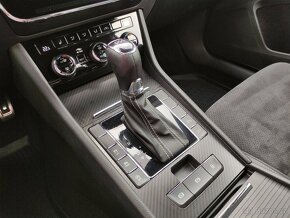 Škoda Superb III DSG SPORTLINE ACC DCC COLUMBUS TAŽNÉ - 16