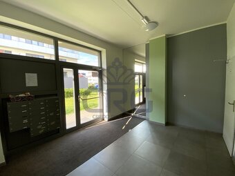 PRONÁJEM NOVÉHO BYTU 1+KK VE SLAVKOVĚ U BRNA - 16