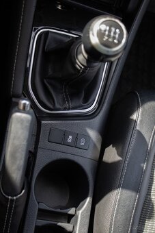 Toyota Auris 1.6 D-4D S&S Executive (2015). - 16
