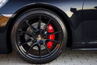 Porsche 911 Carrera 4 GTS | 3.8 | 27.600km | - 16