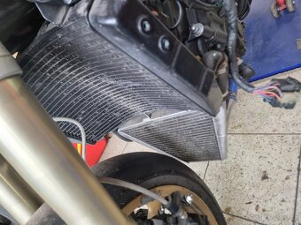 Yamaha r1 okruhovka - 16