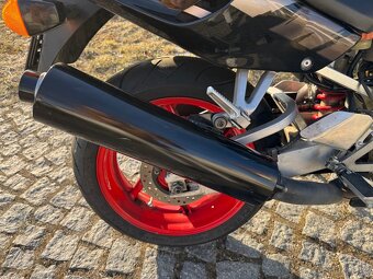 Honda CBR 900 RR - 16