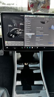 Tesla Model 3 Long Range - 16