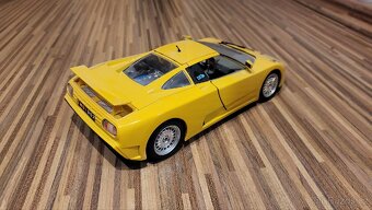 Modely aut 1:18 - 16