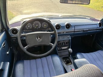 Mercedes w123 300D piano - 16