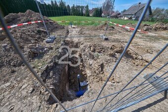 Pozemek na prodej určený k bydlení v obci Velká Jesenice, ok - 16