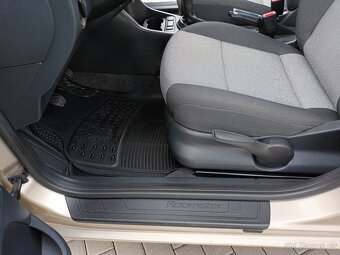 Škoda Roomster 1,4 16V,63kW,KLIMA,VÝHŘEV,SERV - 16