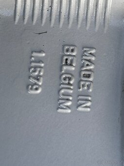 Na prodej Originál kola Mercedes R18 - 16