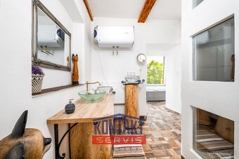 Nabízíme k prodeji stylově zařízený Apartmánový dům v podhů - 16