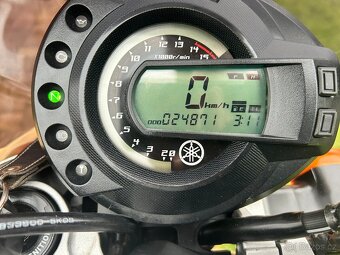 Yamaha FZ6N - 16