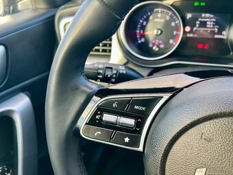 Kia Ceed SW 1,5 T-GDI TOP 7DCT + BUS - 16