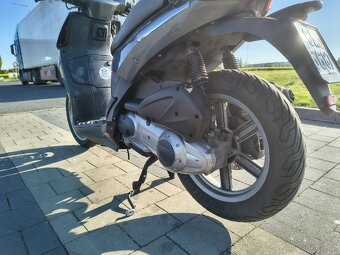 Aprilia Sport City 250 - 16