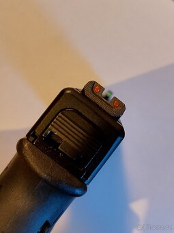 Prodám: WE GLOCK 19 GEN 4 - TOP STAV + SPOUSTA PŘÍSLUŠENSTVÍ - 16