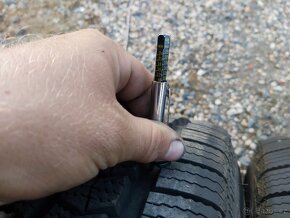 Sada 16" plechových disků 5x160 + C zimní pneu Nexen - 16