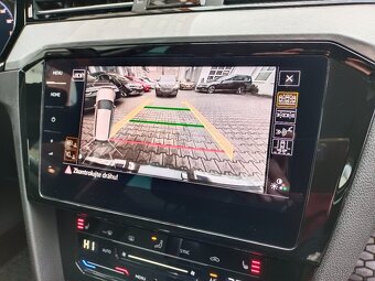 VW Passat Variant 2.0TDI 147kW 4x4 DSG Matrix Virtual ACC Qi - 16
