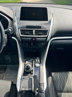 ► MITSUBISHI ECLIPSE CROSS 1.5T-MIVEC 120KW CLEARTEC TAŽNÉ - 16
