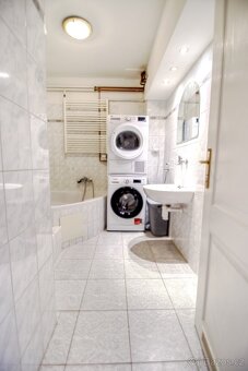 Byt 3+1, 92 m2/balkon, Hradec Králové – centrum. - 16