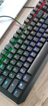mechanická herní klávesnice Trust GXT 890 Cada. - 16