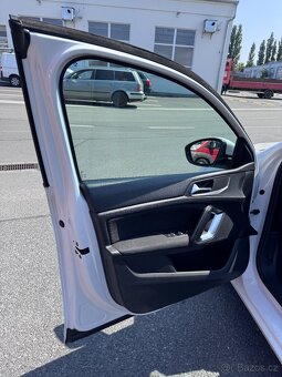 Peugeot 308 kombi 1.2 Pure Tech, 81 Kw, koupeno v ČR - 16