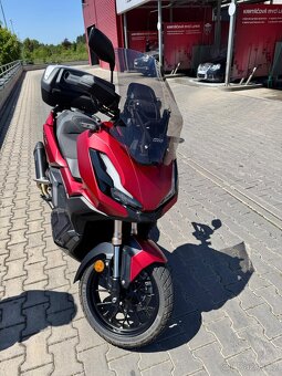 Honda ADV 350, r.v. 2022, naj. 2057 km,TOP stav Výfuk Mover - 16