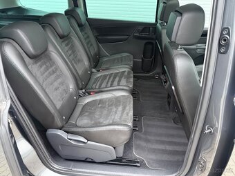 VW SHARAN 2.0 TDi DSG 4x4 LED KAMERA PANORAMA WEBASTO TAŽNÉ - 16