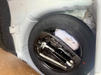 ŠKODA CITIGOU 1.0MPI 44KW 5 DVEŘOVÝ MODEL ČR SERVISKA ALU - 16