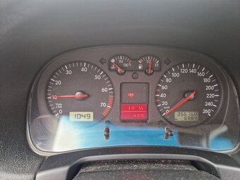 VW Golf 1,6 77kw - 16