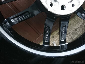 BMW 5 G30,31 18" M662 originální zimní kola 245/45/18 5x112 - 16
