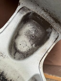 Alu kola Land Rover R18 5x120 - č. 122 - 16