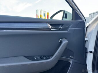 Škoda Superb 2.0 TDI 140kw/ Nové rozvody/ Odvětr. sedadla/ - 16