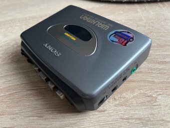 SONY WALKMAN - 16