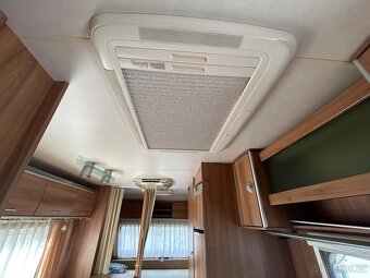 Karavan Bürstner Averso 500 - super stav, předstan, klima… - 16