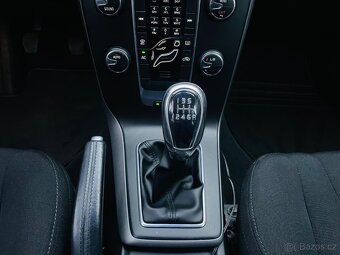 Volvo V40 2.0D3 130KW 5V MANUÁL KAMERA ODPOČET DPH 1 MAJITEL - 16