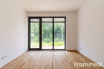 Pronájem bytu 2+kk s terasou a parkovacím stáním, 53 m2 - Pr - 16